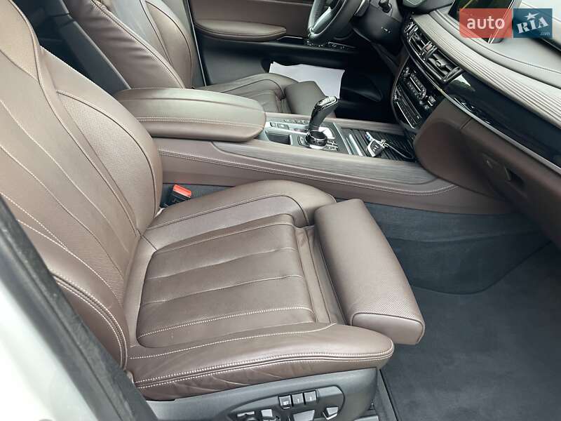 Позашляховик / Кросовер BMW X5 2017 в Чернівцях