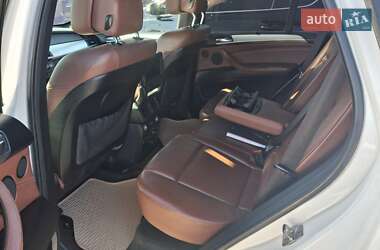 Позашляховик / Кросовер BMW X5 2011 в 