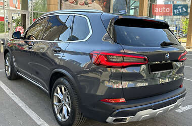 Позашляховик / Кросовер BMW X5 2019 в 