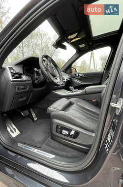 Внедорожник / Кроссовер BMW X5 2019 в 