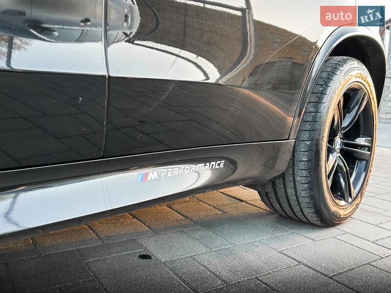 Внедорожник / Кроссовер BMW X5 2015 в Ровно