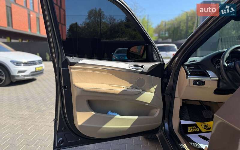 Внедорожник / Кроссовер BMW X5 2011 в Черновцах