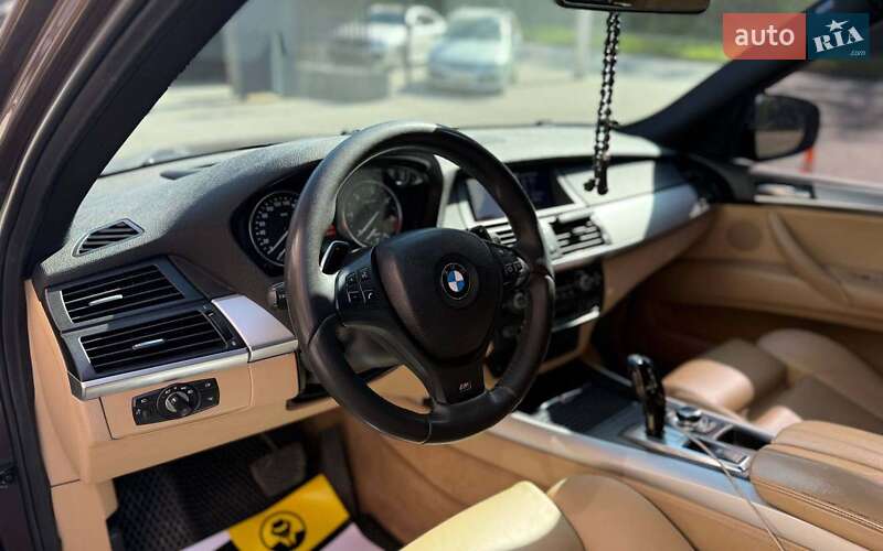 Внедорожник / Кроссовер BMW X5 2011 в Черновцах