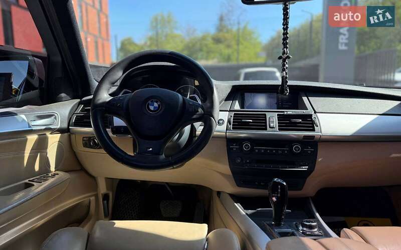 Внедорожник / Кроссовер BMW X5 2011 в Черновцах