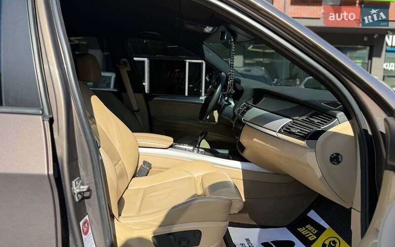 Внедорожник / Кроссовер BMW X5 2011 в Черновцах