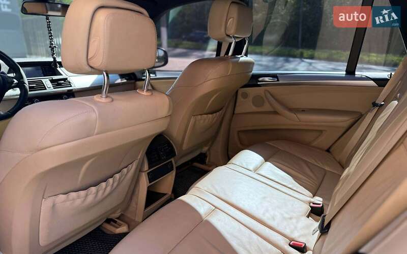 Внедорожник / Кроссовер BMW X5 2011 в Черновцах