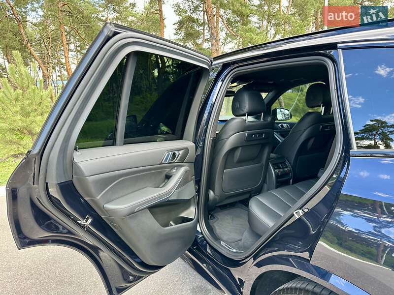 Внедорожник / Кроссовер BMW X5 2022 в Киеве
