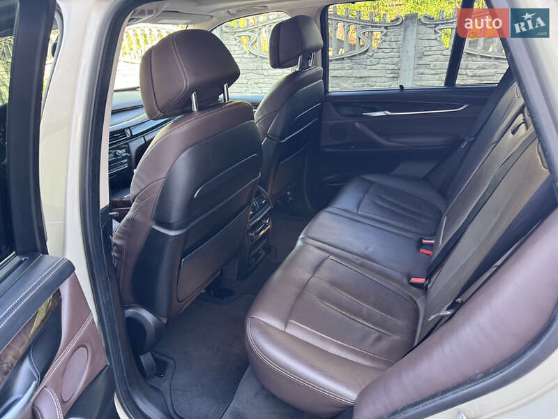 Внедорожник / Кроссовер BMW X5 2016 в Дубно