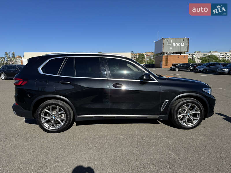 Внедорожник / Кроссовер BMW X5 2021 в Киеве