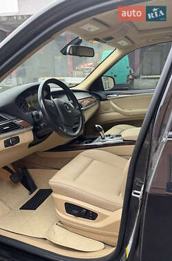 Внедорожник / Кроссовер BMW X5 2012 в 