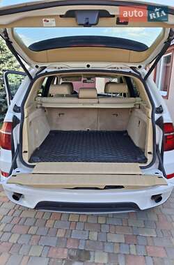 Позашляховик / Кросовер BMW X5 2012 в 