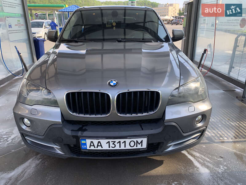 Внедорожник / Кроссовер BMW X5 2007 в 