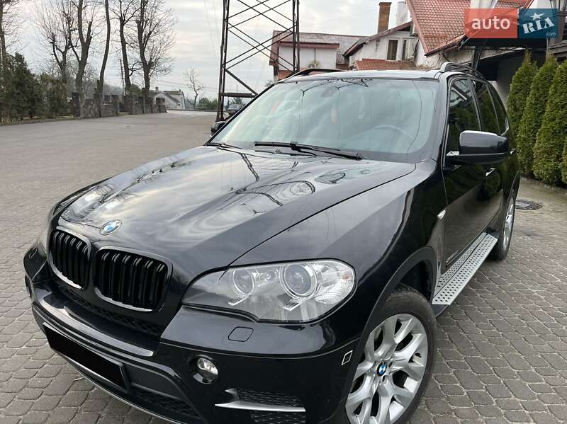 Позашляховик / Кросовер BMW X5 2013 в 