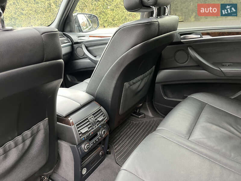 Позашляховик / Кросовер BMW X5 2012 в Львові