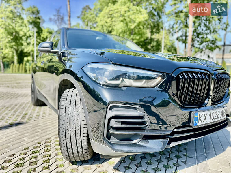 Внедорожник / Кроссовер BMW X5 2021 в Харькове