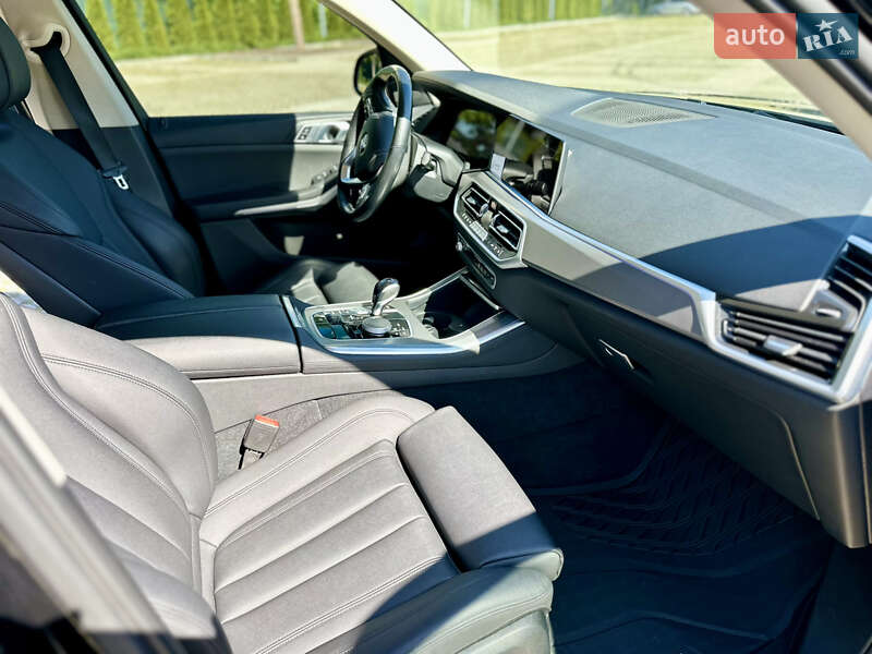 Внедорожник / Кроссовер BMW X5 2021 в Харькове