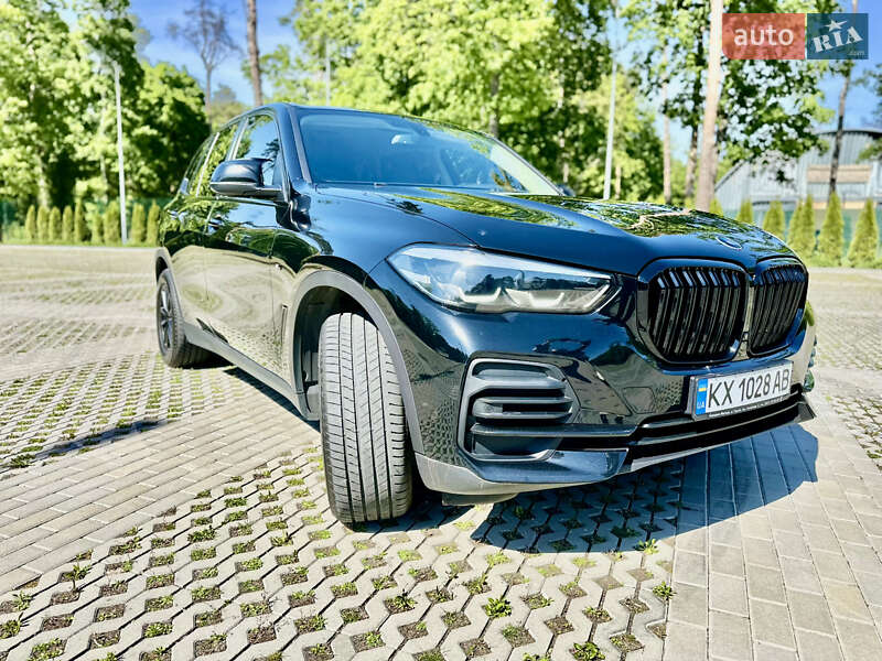 Внедорожник / Кроссовер BMW X5 2021 в Харькове