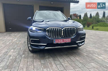 Позашляховик / Кросовер BMW X5 2022 в 