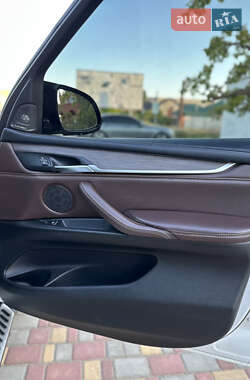 Позашляховик / Кросовер BMW X5 2013 в 