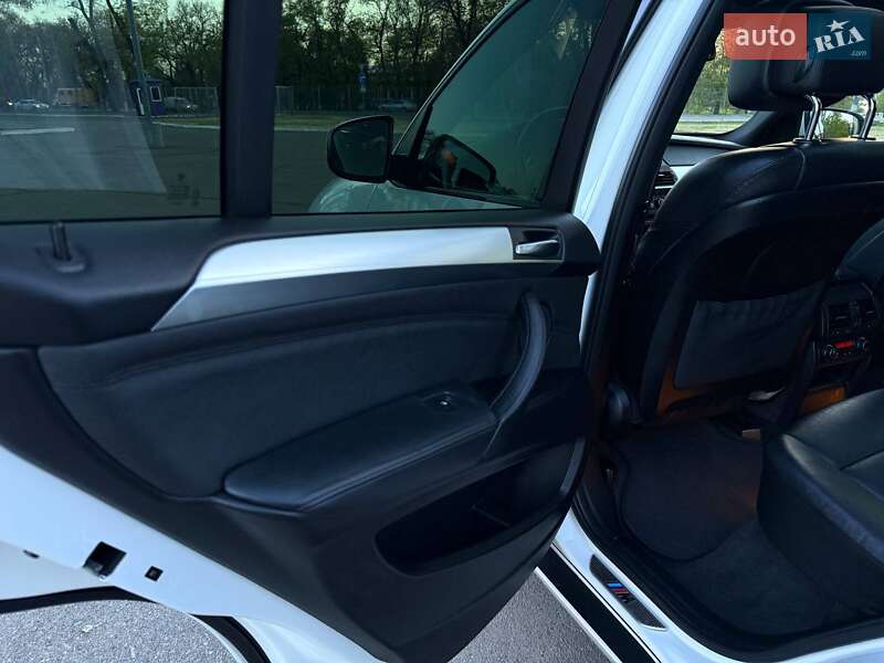 Позашляховик / Кросовер BMW X5 2011 в Миколаєві