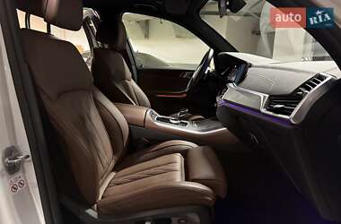 Позашляховик / Кросовер BMW X5 2021 в 