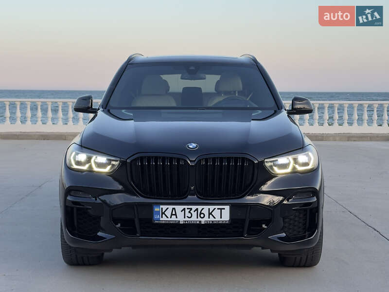 Внедорожник / Кроссовер BMW X5 2019 в 