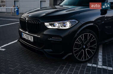 Позашляховик / Кросовер BMW X5 2019 в 