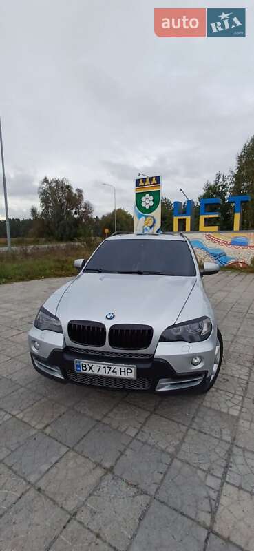 Внедорожник / Кроссовер BMW X5 2009 в Нетешине