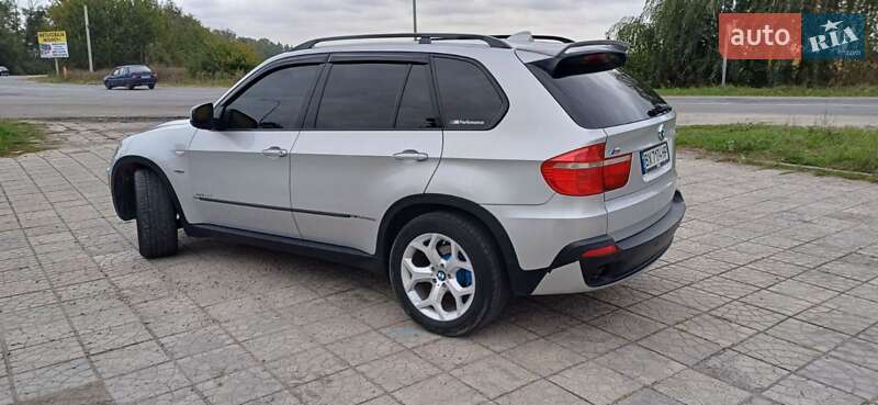 Внедорожник / Кроссовер BMW X5 2009 в Нетешине