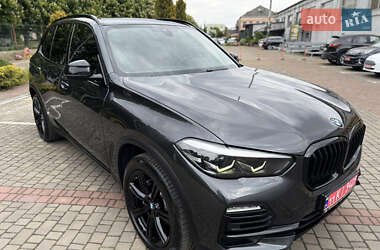 Позашляховик / Кросовер BMW X5 2019 в 