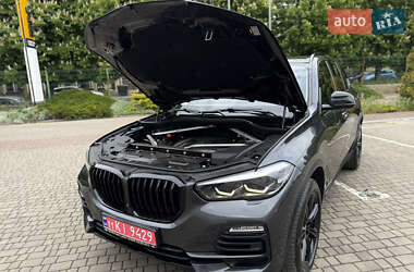 Позашляховик / Кросовер BMW X5 2019 в 