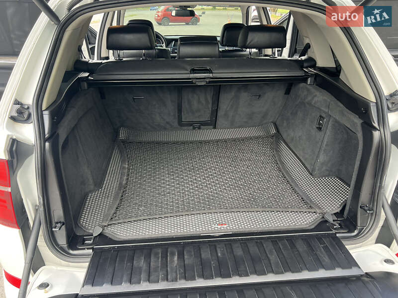 Внедорожник / Кроссовер BMW X5 2011 в Днепре