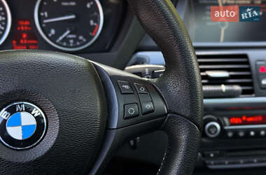 Позашляховик / Кросовер BMW X5 2010 в 
