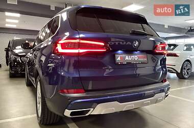 Позашляховик / Кросовер BMW X5 2021 в 