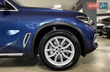 Позашляховик / Кросовер BMW X5 2021 в 
