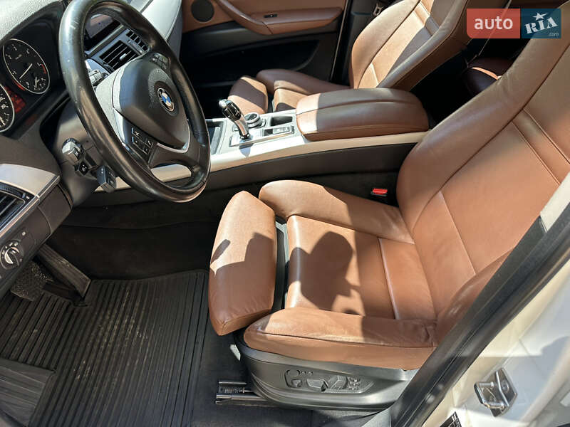 Позашляховик / Кросовер BMW X5 2012 в Чернівцях