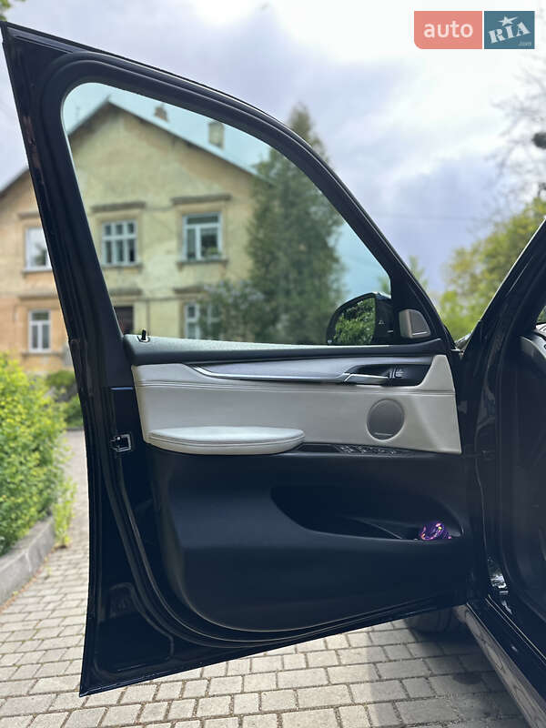 Внедорожник / Кроссовер BMW X5 2016 в Львове