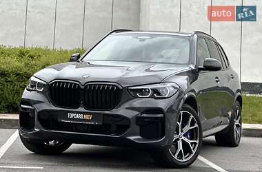 Позашляховик / Кросовер BMW X5 2021 в 