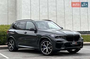 Позашляховик / Кросовер BMW X5 2021 в 