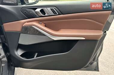 Позашляховик / Кросовер BMW X5 2021 в 