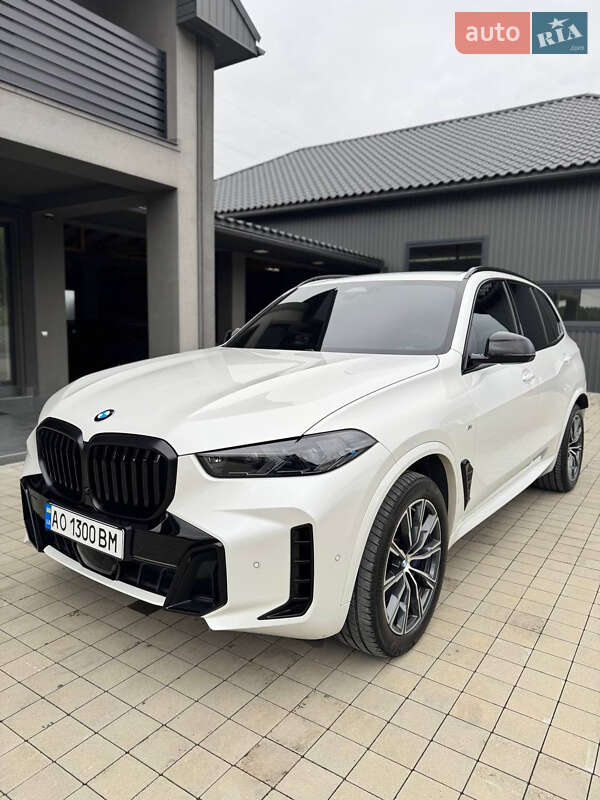 Позашляховик / Кросовер BMW X5 2023 в 