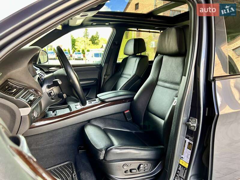 Внедорожник / Кроссовер BMW X5 2012 в Луцке