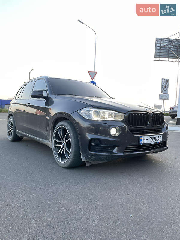 Внедорожник / Кроссовер BMW X5 2015 в 