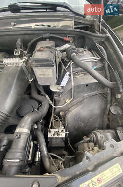 Позашляховик / Кросовер BMW X5 2003 в 
