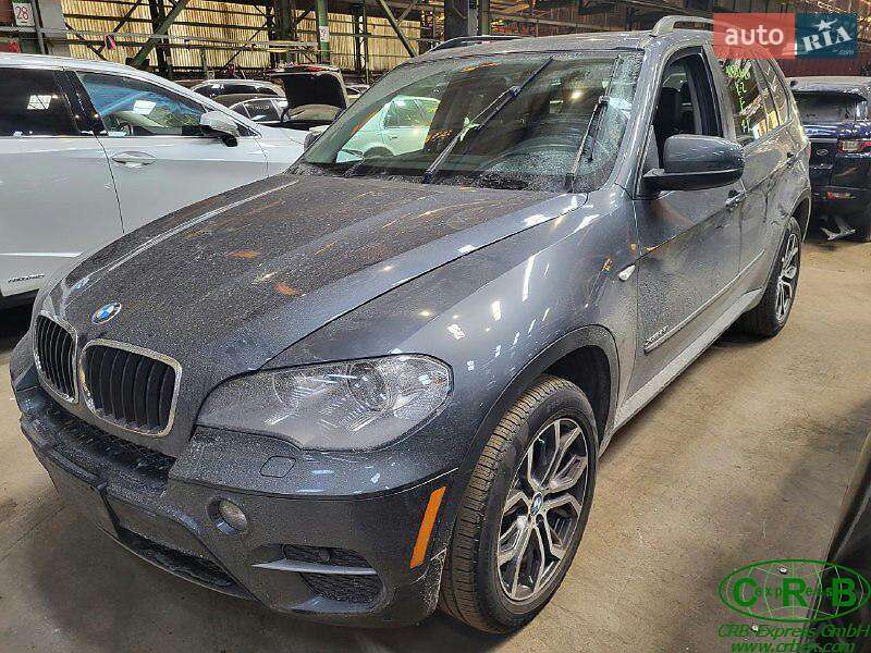 Внедорожник / Кроссовер BMW X5 2011 в Каменец-Подольском