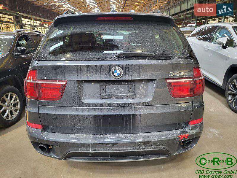 Внедорожник / Кроссовер BMW X5 2011 в Каменец-Подольском