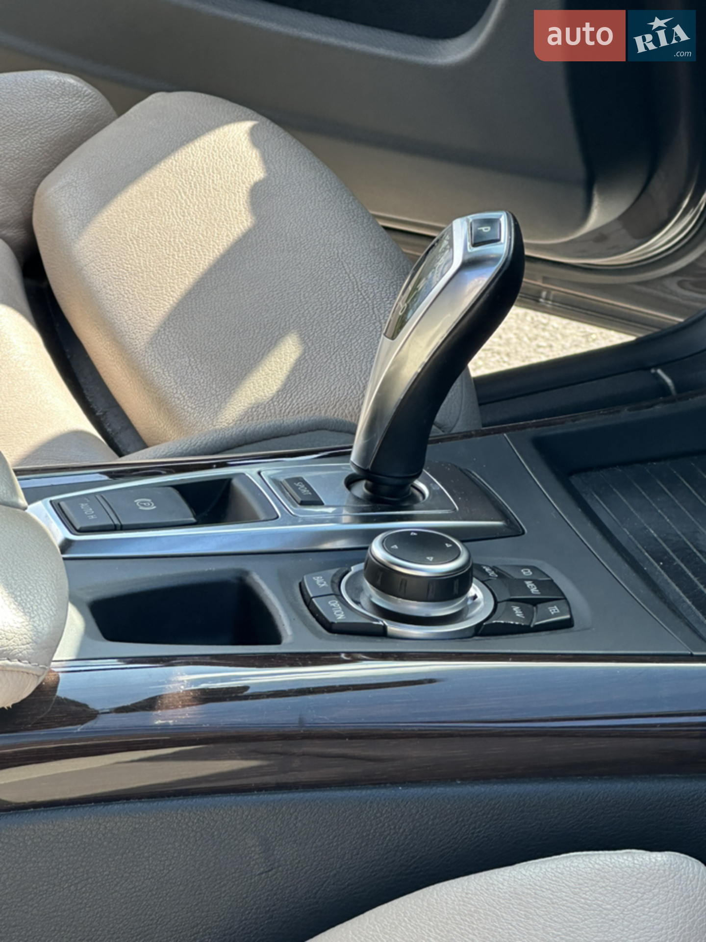 2010 BMW X5 - мініатюра 27
