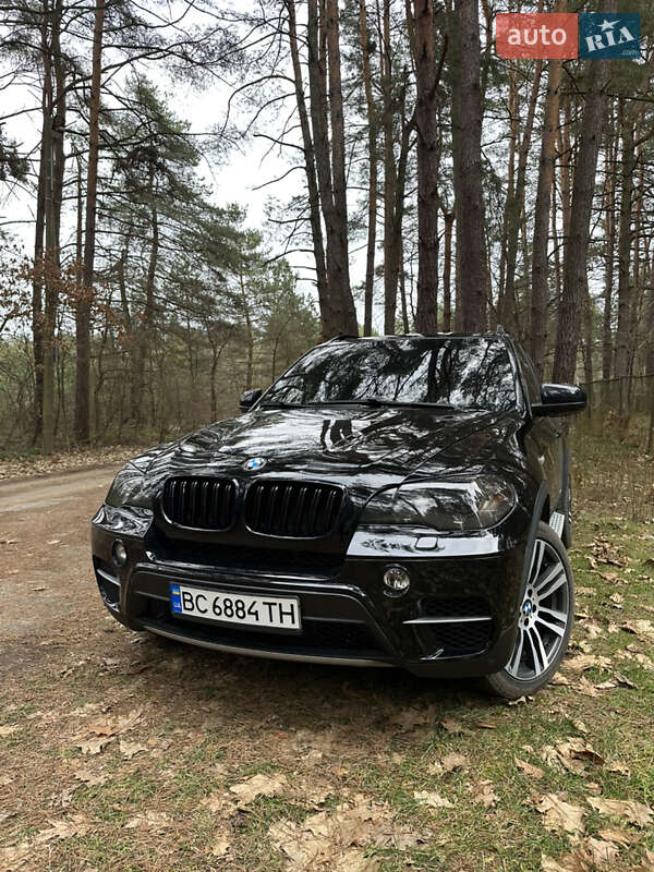 Позашляховик / Кросовер BMW X5 2012 в 