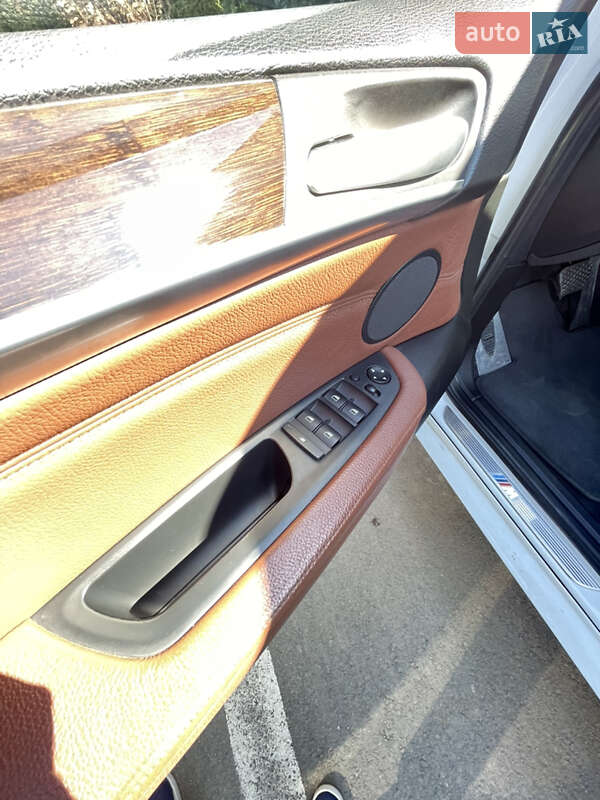 Внедорожник / Кроссовер BMW X5 2010 в Измаиле