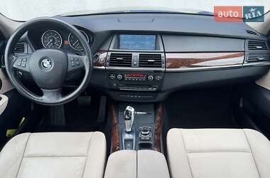Позашляховик / Кросовер BMW X5 2010 в 